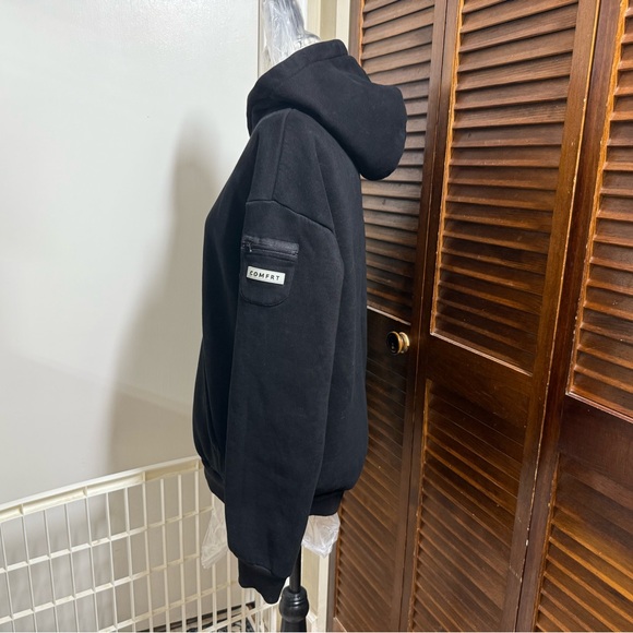 COMFRT Travel Essentials Hoodie - Picture 6 of 13